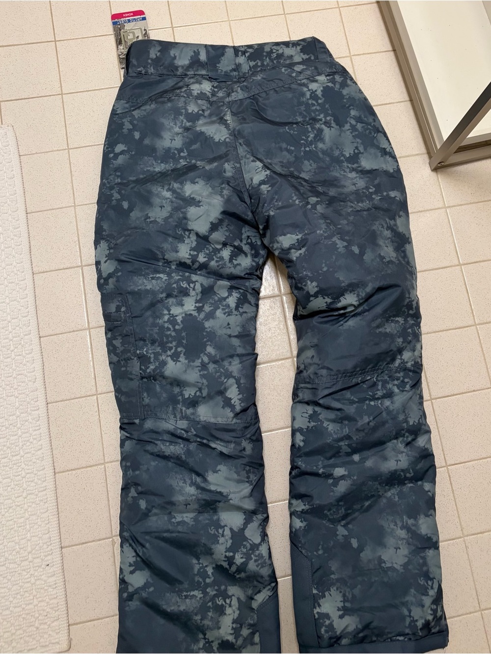 Women’s AQ Explore the Unknown ski Pants in Dark Blue Tie-Dye